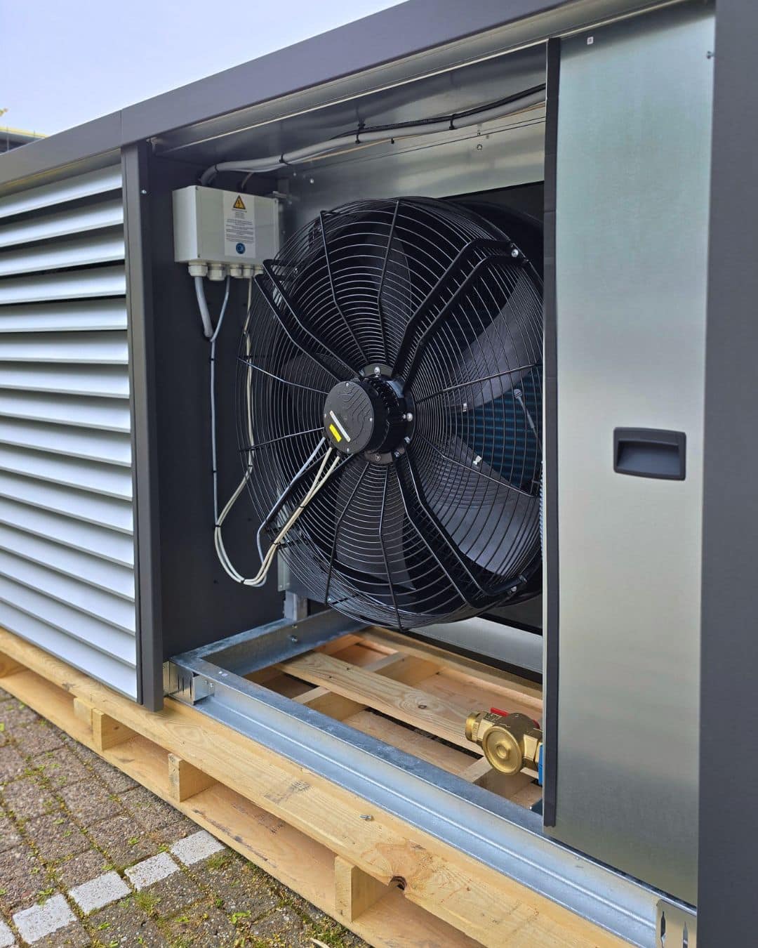Wärmepumpe in Mehrfamilienhaus - Innenleben Großwärmepumpe